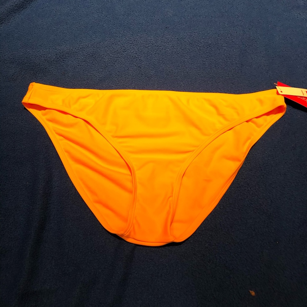 Women’s swimming bottoms